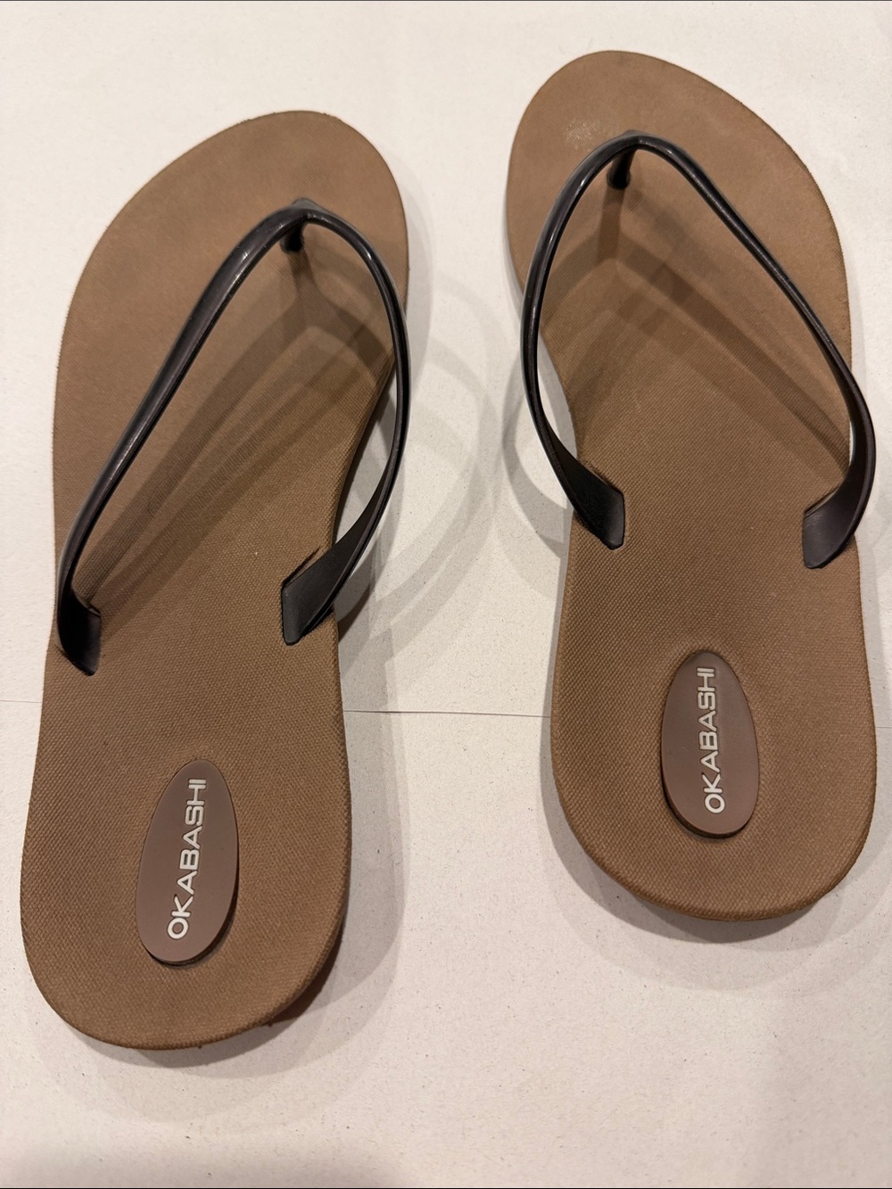 Okabashi Brown Sandal Flip Flops with Black Straps